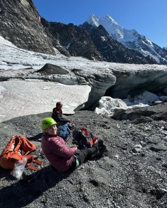 Crisp mountain air, blue skies, and epic views of Aoraki – what a week at Caroline Hut!
Our latest Introductory Mountaineering Course wrapped up with an awesome crew learning the ropes (literally) of alpine climbing.
From ice axe and crampon skills to rope work, glacier travel, and avalanche safety – this team smashed it with confidence and smiles all around.
Big thanks to guide @sooji_hopes for sharing her knowledge, and to the weather for putting on a show!
Keen to learn mountaineering in the heart of the Southern Alps?
Join us at Caroline Hut for the next course – no prior mountaineering experience is needed, just a sense of adventure and good fitness.
Find out more:
👉 https://alpinerecreation.com/new-zealand-alpine-climbing-mountaineering-instruction-and-guided-ascents/mountaineering-skills-and-alpine-climbing-courses
#Mountaineering #Aoraki #AorakiMountCookNationalPark #CarolineHut #SouthernAlps #AlpineSkills #AlpineRecreation #IntroToMountaineering #NZMountains #MountaineeringSkills #WomenWhoClimb #LearnToClimb #BackcountrySkills #NZMGA - Caroline Hut - #301
