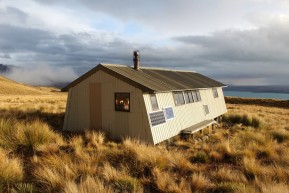 Rex Simpson Hut is officially winter-ready ❄️
After a full restock and a solid spring (well… autumn!) clean, the hut is looking better than ever — freshly painted floors, firewood stacked, and cupboards filled with all the winter essentials.
A light dusting of snow on the hills was the final reminder… the seasons are turning, and winter adventures are just around the corner.
We can’t wait to welcome you back for ski touring missions, snowshoe journeys, avalanche courses, backcountry ski & split-board courses, and nordic skiing days in the hills.
Winter is coming — and Rex Simpson Hut is ready.
Huge thanks to Axel @reiseraxel Sabine and Ciaran Reiser for all their help 🫶
#RexSimpsonHut #LakeTekapo #skitouring #snowshoeing #TwoThumbRange - New Zealand Backcountry Skiing & Split-boarding - #444