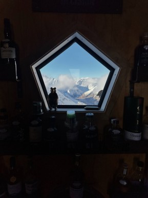 The Cass delivered this week. 🤙🏔️⛷️
An early morning 4WD up the valley, a heli flight into the heart of the range, and a fresh top-up of powder to kick things off. By the end of the week, we were carving spring corn in the sunshine.
There was a wee dram (or two) at the Bad Decision “Whiskey Hut” 🥃, plenty of remote ski touring, a lap of the “Scorpion”, and a final hike out to Memorial Hut for a picnic lunch in the sun before the 4WD back down the valley.
Kiwi ski touring at its finest — no ski lifts, no crowds, just real backcountry wilderness, with a touch of comfort in Glenmore Station’s heated private huts.
That combination of wild, remote skiing and a warm hut to come home to is what makes the Cass Valley such a unique experience.
📸 @elke_mountain_guide
#CassValley #SkiTouring #BackcountrySkiing #SkiTekapo #EarnYourTurns - The Cass delivered this week. 9