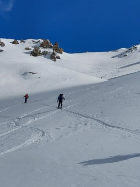 When Plan A is blown away… get creative. ❄️
A massive westerly system put our plans for glacier ski touring firmly out of the question, so we headed east in search of shelter and snow.
Middle Gorge Hut and the Mistake Valley proved to be a great alternative — just far enough east to escape the worst of the weather, with some surprisingly good turns to be found. A cosy hut day, followed by a snowy walk out (definitely better than walking in the rain!) with creek crossings providing an entertaining challenge.
By the end of the week, we were exploring the slopes of the Awakino ski area — making the most of the conditions and proving once again that Kiwi ski touring trips are as much about adapting to the weather as they are about the original plan.
Sometimes it’s surprising how good a Plan B can be. 🎿🏔️
📸 A. Reiser
#SkiTouring #BackcountrySkiing #TekapoAdventures #NZweather #SouthernAlps - When Plan A is blown away… get creative. 3
