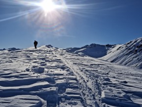 Crunching through fresh snow, following ridgelines above Lake Tekapo and watching the Southern Alps stretch to the horizon. This is what snowshoeing in the Two Thumb Range is all about.
As the sun dipped behind the peaks, we traded mountain boots for a roaring fire and a warm hut deep in the backcountry. Bliss. 🏔️❄️☀️
📸 T. Shaw
#snowshoeing #TwoThumbRange #RexSimpsonHut #LakeTekapo #WinterAdventures - Crunching through fresh snow, following ridgelines above Lake Tekapo and watching the Southern Alps stretch to the horizon. 3
