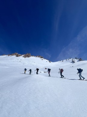 A stellar three days at O’Leary’s Hut, harvesting perfect spring corn. ☀️⛷️
Long days, smooth turns and classic Cass Valley scenery — spring skiing at its best.
📷 @discosuperfly__
#SkiTouring #SpringSkiing #CassValleySkiTouring #BackcountrySkiing #SkiTekapo - A stellar three days at O’Leary’s Hut, harvesting perfect spring corn. 5