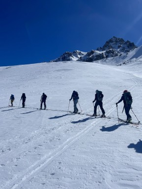A stellar three days at O’Leary’s Hut, harvesting perfect spring corn. ☀️⛷️
Long days, smooth turns and classic Cass Valley scenery — spring skiing at its best.
📷 @discosuperfly__
#SkiTouring #SpringSkiing #CassValleySkiTouring #BackcountrySkiing #SkiTekapo - A stellar three days at O’Leary’s Hut, harvesting perfect spring corn. 7