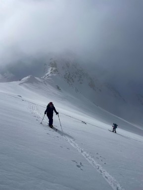 Five days. Endless powder turns. It’s been a busy week.✨⛷️
Erewhon Hut delivered the goods — from mellow laps to big lines, we scored it all. The snow was light, the weather was on point, and the stoke levels were sky high. 🏔️❄️
Nothing but happy faces, tired legs, and memories to last until the next mission. This is what ski touring dreams are made of! 💙
#ErewhonHut #SkiTouringNZ #PowderDays #FirstTracks #EarnYourTurns #SkiUphill #SouthernAlps #SkiAdventure #BackcountryBliss #SkiTouring #SplitBoarding #BackcountrySkiing #AlpineRecreation #NZMGA #WeAreIFMGA #GuidesLife
@erewhon_hut @nzmga - Five days. 12