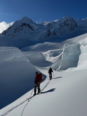 A break in the weather last week gave us the chance to get up onto the Tasman Glacier – and what a truly special place it is 🏔️⛷️
Skiing through incredible ice features, dwarfed beneath the highest peaks in the Southern Alps. A scenic lunch high on the Main Divide below Hochstetter Dome. And time for some beautiful spring corn laps on the Bonney Glacier.
With all the recent storms, the glacier is super well filled at the moment, with very few open crevasses – a pure delight to travel and ski through.
A privilege, as always, to spend time in such a spectacular and special place. ❄️💙
📸 @elke_mountain_guide
#SkiTouring #GlacierSkiing #SkiMountaineering #BackcountrySkiing #AorakiMountCookNationalPark - A break in the weather last week gave us the chance to get up onto the Tasman Glacier – and what a truly special place it is 🏔️⛷️ Skiing through incredible ice features, dwarfed beneath the highest peaks in the Southern Alps. 1