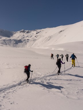 Looking back at August…
Fun adventures touring on Nordic skis out of Rex Simpson Hut in the Two Thumb Range 🎿✨
From gliding across snowy basins to climbing towards Stag Saddle, the days were full of exploring and chasing big Mackenzie views.
Evenings at the hut brought plenty of laughs and stories. Guide Simon even whipped up some backcountry Eggs Benedict — now that’s a brunch to fuel adventures 🥚🍳👌
📸 A. McIntosh
#NordicSkiing #CrossCountrySkiing #TwoThumbRange #RexSimpsonHut #StagSaddle #LakeTekapo #BigSkyCountry #TekapoAdventures #MackenzieNZ #WinterAdventures #SkiTouringNZ #AlpineRecreation - Looking back at August… Fun adventures touring on Nordic skis out of Rex Simpson Hut in the Two Thumb Range 🎿✨ From gliding across snowy basins to climbing towards Stag Saddle, the days were full of exploring and chasing big Mackenzie views. 2