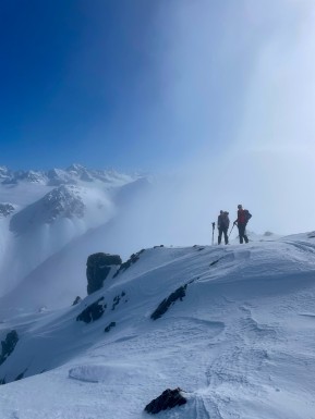 Five days. Endless powder turns. It’s been a busy week.✨⛷️
Erewhon Hut delivered the goods — from mellow laps to big lines, we scored it all. The snow was light, the weather was on point, and the stoke levels were sky high. 🏔️❄️
Nothing but happy faces, tired legs, and memories to last until the next mission. This is what ski touring dreams are made of! 💙
#ErewhonHut #SkiTouringNZ #PowderDays #FirstTracks #EarnYourTurns #SkiUphill #SouthernAlps #SkiAdventure #BackcountryBliss #SkiTouring #SplitBoarding #BackcountrySkiing #AlpineRecreation #NZMGA #WeAreIFMGA #GuidesLife
@erewhon_hut @nzmga - Five days. 13