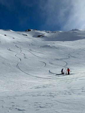 Five days. Endless powder turns. It’s been a busy week.✨⛷️
Erewhon Hut delivered the goods — from mellow laps to big lines, we scored it all. The snow was light, the weather was on point, and the stoke levels were sky high. 🏔️❄️
Nothing but happy faces, tired legs, and memories to last until the next mission. This is what ski touring dreams are made of! 💙
#ErewhonHut #SkiTouringNZ #PowderDays #FirstTracks #EarnYourTurns #SkiUphill #SouthernAlps #SkiAdventure #BackcountryBliss #SkiTouring #SplitBoarding #BackcountrySkiing #AlpineRecreation #NZMGA #WeAreIFMGA #GuidesLife
@erewhon_hut @nzmga - Five days. 4