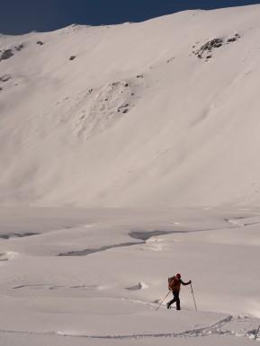 Looking back at August…
Fun adventures touring on Nordic skis out of Rex Simpson Hut in the Two Thumb Range 🎿✨
From gliding across snowy basins to climbing towards Stag Saddle, the days were full of exploring and chasing big Mackenzie views.
Evenings at the hut brought plenty of laughs and stories. Guide Simon even whipped up some backcountry Eggs Benedict — now that’s a brunch to fuel adventures 🥚🍳👌
📸 A. McIntosh
#NordicSkiing #CrossCountrySkiing #TwoThumbRange #RexSimpsonHut #StagSaddle #LakeTekapo #BigSkyCountry #TekapoAdventures #MackenzieNZ #WinterAdventures #SkiTouringNZ #AlpineRecreation - Looking back at August… Fun adventures touring on Nordic skis out of Rex Simpson Hut in the Two Thumb Range 🎿✨ From gliding across snowy basins to climbing towards Stag Saddle, the days were full of exploring and chasing big Mackenzie views. 4