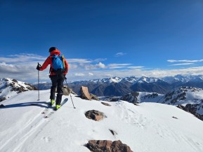 A great few days at Erewhon Hut — fun vibes, interesting lines and plenty of spring skiing. 🎿
A southerly storm rolled through on our final morning, putting an end to any thought of flying out. So, we opted to walk instead.
With snow right down to the valley floor, the walk out turned into an adventure of its own — and the views over a very winter-looking Rangitata Valley were pretty spectacular ❄️🏔️
🔗 https://alpinerecreation.com/new-zealand-backcountry-skiing-and-split-boarding/the-best-freeride-ski-touring-and-split-boarding-adventures-in-new-zealand/erewhon-hut-potts-range-ski-and-split-board-tours
📷 @wild_for_flowers @arendmerrie
#ErewhonHut #SkiTouring #BackcountrySkiing #SouthernAlps #SpringSkiing - A great few days at Erewhon Hut — fun vibes, interesting lines and plenty of spring skiing. 4