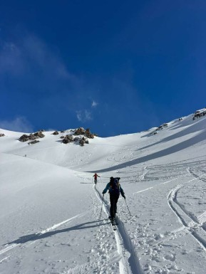 When Plan A is blown away… get creative. ❄️
A massive westerly system put our plans for glacier ski touring firmly out of the question, so we headed east in search of shelter and snow.
Middle Gorge Hut and the Mistake Valley proved to be a great alternative — just far enough east to escape the worst of the weather, with some surprisingly good turns to be found. A cosy hut day, followed by a snowy walk out (definitely better than walking in the rain!) with creek crossings providing an entertaining challenge.
By the end of the week, we were exploring the slopes of the Awakino ski area — making the most of the conditions and proving once again that Kiwi ski touring trips are as much about adapting to the weather as they are about the original plan.
Sometimes it’s surprising how good a Plan B can be. 🎿🏔️
📸 A. Reiser
#SkiTouring #BackcountrySkiing #TekapoAdventures #NZweather #SouthernAlps - When Plan A is blown away… get creative. 1