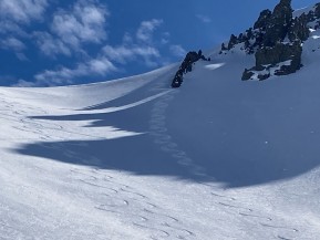 Last week was one for the books in the Cass Valley 🙌
⛷️🏂 From powder laps and corn harvesting out of Lady Emily Hut to big lines around Falcon’s Nest, with the obligatory pilgrimage to the “Bad Decision” (aka Whisky Hut 🥃) — this trip had it all. Even the keas were in on the game.
Perfect weather, amazing terrain, and an even better crew. We managed to sneak in the adventure before the storm rolled in — nothing like escaping just as the mountains turn wild again.
Good snow, good whisky, great company. That’s the Cass Valley way.
📸 @simon.c.cox
#SkiTouringNZ #SplitboardingNZ #CassValley #CassValleySkiTouring #LadyEmilyHut #FalconsNestHut #WhiskyHut #RealBackcountry #BackcountryAdventures #TekapoAdventures #SouthernAlpsNZ #AlpineRecreation #NZmustdo #PowderHunting #EarnYourTurns #SkiUphill #Freeride #GuidesLife #NZMGA - Last week was one for the books in the Cass Valley 🙌 ⛷️🏂 From powder laps and corn harvesting out of Lady Emily Hut to big lines around Falcon’s Nest, with the obligatory pilgrimage to the “Bad Decision” (aka Whisky Hut 🥃) — this trip had it all. 2