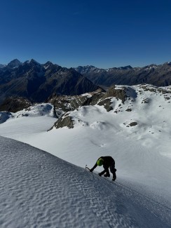 Above the inversion cloud and into the sunshine ☀️🏔️
Last week’s Winter Mountaineering Course delivered incredible conditions in Aoraki / Mount Cook National Park. With the airport socked in under cloud for several days, it felt like we had the whole National Park to ourselves.
Highlights included cramponing across a surprisingly well-covered (for May!) Ball Glacier in firm conditions, practicing avalanche rescue skills with the intuitive new Ortovox Diract Voice beacon (thanks @mountainadventurenz), and route-finding down Ball Ridge with stunning views out to Aoraki.
Over the course, participants developed essential winter mountaineering skills including:
• crampon and ice axe techniques
• glacier travel
• avalanche awareness and rescue
• ropework and belaying
• snow anchors
• route-finding and mountain decision-making
A fantastic week in the mountains with an enthusiastic crew and exceptional early winter conditions. ❄️⛏️
📸 @elke_mountain_guide
🔗 https://alpinerecreation.com/new-zealand-alpine-instruction-courses/mountaineering-and-climbing-instruction-courses/winter-mountaineering-course
#WinterMountaineering #AorakiMountCook #MountaineeringCourse #NZMountains #CarolineHut Alpine Recreation - Above the inversion cloud and into the sunshine ☀️🏔️ Last week’s Winter Mountaineering Course delivered incredible conditions in Aoraki / Mount Cook National Park. 1