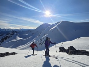 A great few days at Erewhon Hut — fun vibes, interesting lines and plenty of spring skiing. 🎿
A southerly storm rolled through on our final morning, putting an end to any thought of flying out. So, we opted to walk instead.
With snow right down to the valley floor, the walk out turned into an adventure of its own — and the views over a very winter-looking Rangitata Valley were pretty spectacular ❄️🏔️
🔗 https://alpinerecreation.com/new-zealand-backcountry-skiing-and-split-boarding/the-best-freeride-ski-touring-and-split-boarding-adventures-in-new-zealand/erewhon-hut-potts-range-ski-and-split-board-tours
📷 @wild_for_flowers @arendmerrie
#ErewhonHut #SkiTouring #BackcountrySkiing #SouthernAlps #SpringSkiing - A great few days at Erewhon Hut — fun vibes, interesting lines and plenty of spring skiing. 5