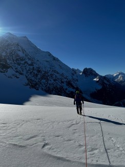 Above the inversion cloud and into the sunshine ☀️🏔️
Last week’s Winter Mountaineering Course delivered incredible conditions in Aoraki / Mount Cook National Park. With the airport socked in under cloud for several days, it felt like we had the whole National Park to ourselves.
Highlights included cramponing across a surprisingly well-covered (for May!) Ball Glacier in firm conditions, practicing avalanche rescue skills with the intuitive new Ortovox Diract Voice beacon (thanks @mountainadventurenz), and route-finding down Ball Ridge with stunning views out to Aoraki.
Over the course, participants developed essential winter mountaineering skills including:
• crampon and ice axe techniques
• glacier travel
• avalanche awareness and rescue
• ropework and belaying
• snow anchors
• route-finding and mountain decision-making
A fantastic week in the mountains with an enthusiastic crew and exceptional early winter conditions. ❄️⛏️
📸 @elke_mountain_guide
🔗 https://alpinerecreation.com/new-zealand-alpine-instruction-courses/mountaineering-and-climbing-instruction-courses/winter-mountaineering-course
#WinterMountaineering #AorakiMountCook #MountaineeringCourse #NZMountains #CarolineHut Alpine Recreation - Above the inversion cloud and into the sunshine ☀️🏔️ Last week’s Winter Mountaineering Course delivered incredible conditions in Aoraki / Mount Cook National Park. 4