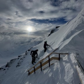 A pretty special week ski touring on the glaciers. ❄️⛷️
We scored a good run of weather and made the most of it — from the Murchison Headwall and Mannering Glacier to the Darwin Bowls and the shoulder of Hochstetter Dome, where we stopped for a snack with views all the way out towards the West Coast and Tasman Sea.
We skied through the incredible ice formations of Canyonlands, toured up the Bonney Glacier to Turnbull Saddle for lunch with the Minarets spread out in front of us, and found sheltered corners amongst the ice to escape the wind.
There was good skiing to be found too — picking our way through pockets of powder and making the most of some beautifully creamy spring corn.
A happy hut day in the middle gave us a chance to rest the legs, brush up on crevasse rescue skills and team up with fellow IFMGA guide Petrouchka and her group.
All up, a fantastic week in an extraordinary place. Big mountains, glaciers, great company and plenty of turns. 🏔️
🔗 https://alpinerecreation.com/new-zealand-backcountry-skiing-and-split-boarding/new-zealands-best-glacier-touring-and-ski-mountaineering/ski-mount-cook-and-westland-glaciers
📷 @elke_mountain_guide
#SkiMountaineering #GlacierSkiing #SkiTouring #BackcountrySkiing #AorakiMountCookNatinalPark - A pretty special week ski touring on the glaciers. 20