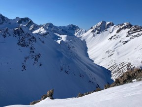 Last week was one for the books in the Cass Valley 🙌
⛷️🏂 From powder laps and corn harvesting out of Lady Emily Hut to big lines around Falcon’s Nest, with the obligatory pilgrimage to the “Bad Decision” (aka Whisky Hut 🥃) — this trip had it all. Even the keas were in on the game.
Perfect weather, amazing terrain, and an even better crew. We managed to sneak in the adventure before the storm rolled in — nothing like escaping just as the mountains turn wild again.
Good snow, good whisky, great company. That’s the Cass Valley way.
📸 @simon.c.cox
#SkiTouringNZ #SplitboardingNZ #CassValley #CassValleySkiTouring #LadyEmilyHut #FalconsNestHut #WhiskyHut #RealBackcountry #BackcountryAdventures #TekapoAdventures #SouthernAlpsNZ #AlpineRecreation #NZmustdo #PowderHunting #EarnYourTurns #SkiUphill #Freeride #GuidesLife #NZMGA - Last week was one for the books in the Cass Valley 🙌 ⛷️🏂 From powder laps and corn harvesting out of Lady Emily Hut to big lines around Falcon’s Nest, with the obligatory pilgrimage to the “Bad Decision” (aka Whisky Hut 🥃) — this trip had it all. 3
