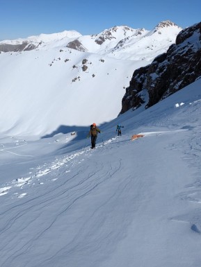 Another successful snowshoe mountaineering mission up to O’Leary’s Hut in the Cass Valley ✅❄️
A solid few days of travel, skills, and stunning views – with everything from mountain skills to route planning and avalanche safety.
And yes… the hot tub was on 🔥 Nothing like a soak under the stars after a big day in the hills. Thanks to the team for the good vibes and strong legs!
📸 @owen.climb.ride.fly
#CassValley #Snowshoeing #WinterMountaineering #OLearysHut #AlpineRecreation #BackcountryHutLife #HotTubWithAView #NZMountains #SouthernAlps #NZMGA #GuidesLife
@nzmga @nz_mackenzie @explorecassvalley - Another successful snowshoe mountaineering mission up to O’Leary’s Hut in the Cass Valley ✅❄️ A solid few days of travel, skills, and stunning views – with everything from mountain skills to route planning and avalanche safety. 8