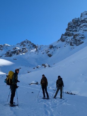 Another successful snowshoe mountaineering mission up to O’Leary’s Hut in the Cass Valley ✅❄️
A solid few days of travel, skills, and stunning views – with everything from mountain skills to route planning and avalanche safety.
And yes… the hot tub was on 🔥 Nothing like a soak under the stars after a big day in the hills. Thanks to the team for the good vibes and strong legs!
📸 @owen.climb.ride.fly
#CassValley #Snowshoeing #WinterMountaineering #OLearysHut #AlpineRecreation #BackcountryHutLife #HotTubWithAView #NZMountains #SouthernAlps #NZMGA #GuidesLife
@nzmga @nz_mackenzie @explorecassvalley - Another successful snowshoe mountaineering mission up to O’Leary’s Hut in the Cass Valley ✅❄️ A solid few days of travel, skills, and stunning views – with everything from mountain skills to route planning and avalanche safety. 5