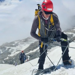Our mountaineering skills courses have been very popular this season and we’re not done yet!
Our Introductory Mountaineering Courses still have a few spaces remaining, so if you’re keen to up-skill before winter, get in touch!
👉 Learn how to move safely on rock, snow and ice using crampons and ice axe.
👉 Learn which knots to tie and when to use them.
👉 Learn how to belay and abseil.
👉 Learn alpine route-finding and navigation skills and how to assess the terrain for avalanche hazard.
👉 Learn how to read weather maps and an avalanche bulletin.
👉 and so much more!
For more info see:
🔗 https://alpinerecreation.com/climb/mountaineering-and-climbing-courses/introductory-mountaineering-course
Dates:
🛑 22-26 March - FULL
✅ 1-5 April - 1 SPACE
✅ 6-10 April - 2 SPACES
✅ 11-15 April - 1 SPACE
📸 @pablo_borjas and @sooji_hopes
#crampons #iceaxe #mountaineering #mountainskills #mountaineeringcourse #alpineclimbing #learntoclimb #alpineguide #mountainguide #climbingguide #nzmga #weareifmga #aoraki #aorakimountcook #aorakimountcooknationalpark #carolinehut
@nzmga @nzmountainsafetycouncil Aoraki Mt. Cook Adventures - Specialized Alpine Climbing Course - #279
