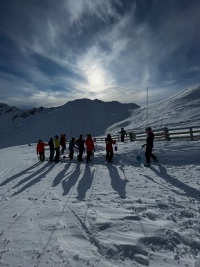 ❄️🎿 Great day out for our Alpine Recreation staff training! 🏔️💪
Always a highlight getting the whole guiding team together—sharing knowledge, brushing up on skills, and reconnecting before the season kicks into full swing.
Mt Dobson turned it on for us with a stunning day and great terrain to work with. Big thanks to the Dobson patrol crew for joining in and making it even better. Here’s to a safe and epic season ahead!
#GuidingLife #AlpineRecreation #StaffTraining #MtDobson #BackcountrySkills #MountainCommunity #WinterReady #AvalancheSkills #SkiTechnique
@mtdobsonski - Backcountry Skills & Avalanche Courses - #328