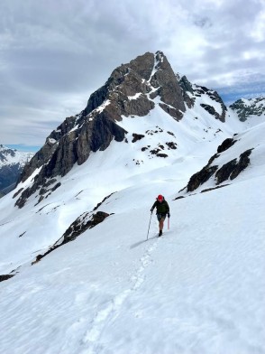 Another great adventure in the Cass Valley — this time on snowshoes. ❄️
Hut to hut through the Lake Tekapo high country, exploring hidden corners of the backcountry. Quiet, wild, and beautiful. Heated huts, big views, and that perfect mix of comfort and adventure. 🏔️
📸 @adventure_hobo
#CassValley #TekapoHutToHut #GamackRange #NZBackcountry #AlpineAdventure #MountainAdventure #TekapoAdventures #HikeTekapo #MountainHike #HikingNZ #Snowshoeing #AlpineTrekking #AlpineRecreation #NZMGA #GuidesLife - The Best Day Hikes & Walking Trails in Tekapo - #380