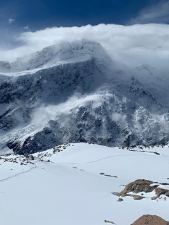 ❄️ Sealy Range Traverse ❄️
Three unforgettable days back in full winter mode — in December. Over half a metre of cold, fresh snow transformed the Sealy Range, with plenty of steps to plug and more than a few moments wishing we were on skis instead of boots.
We climbed high toward Mt Sealy, turning back just short of the summit due to a lack of solid snow for anchors — a good reminder that judgement matters more than summits. Clouds poured dramatically over Mount Sefton on the Main Divide, putting on a show that never got old.
Two cold, crisp nights camped on the Annette Plateau, stars blazing and the Milky Way stretched overhead. We completed the loop with an early-morning exit down Sawyers Stream before the heat arrived, followed by a long, careful scramble down Sebastopol Ridge.
From start to finish, the scenery was next-level — even more spectacular under a fresh blanket of snow. True alpine magic. 🏔️✨
📸 @elke_mountain_guide @symphonyonskis
🔗 https://alpinerecreation.com/new-zealand-alpine-hikes-trekking-and-snowshoeing/trans-alpine-crossings-and-traverses/sealy-range-traverse
#SealyRange #TransAlpine #MountainJourney #AlpineTrek #Mountaineering - Alpine Recreation - #407