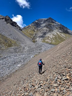 A classic East Coast escape 🏔️
When the NW is roaring and the Main Divide is plastered in cloud, heading east can be the smart — and spectacular — call.
Tapuae-O-Uenuku delivered in full: two nights at the Hodder Huts, many crossings of the Hodder River, then the Staircase Stream rising toward the summit.
At 2,885m, Tapuae is the highest peak in the Kaikōura Ranges, standing well east of the Main Divide and standing apart in every sense — big skies, wide horizons, and a real feeling of space. From the top, the Kaikōura Ranges drop sharply to the sea, while the Inland Kaikōuras ripple away in dry, sculpted ridgelines. It’s a mountain of contrasts: arid valleys below, alpine above, and a long, satisfying climb that rewards patience and good timing.
A timeless climb, a rewarding route, and one of those peaks that feels quietly significant every time you’re on it. Classic for a reason. 🥾⛰️
📸 S. Ball
#TapuaeOUenuku #KaikouraRanges #Mountaineering #NZMountains #NZMGA - Alpine Recreation - #409