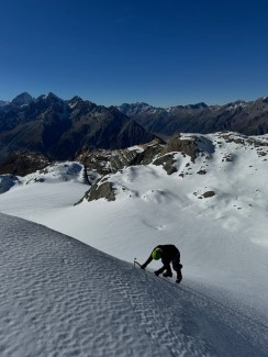 Above the inversion cloud and into the sunshine ☀️🏔️
Last week’s Winter Mountaineering Course delivered incredible conditions in Aoraki / Mount Cook National Park. With the airport socked in under cloud for several days, it felt like we had the whole National Park to ourselves.
Highlights included cramponing across a surprisingly well-covered (for May!) Ball Glacier in firm conditions, practicing avalanche rescue skills with the intuitive new Ortovox Diract Voice beacon (thanks @mountainadventurenz), and route-finding down Ball Ridge with stunning views out to Aoraki.
Over the course, participants developed essential winter mountaineering skills including:
• crampon and ice axe techniques
• glacier travel
• avalanche awareness and rescue
• ropework and belaying
• snow anchors
• route-finding and mountain decision-making
A fantastic week in the mountains with an enthusiastic crew and exceptional early winter conditions. ❄️⛏️
📸 @elke_mountain_guide
🔗 https://alpinerecreation.com/new-zealand-alpine-instruction-courses/mountaineering-and-climbing-instruction-courses/winter-mountaineering-course
#WinterMountaineering #AorakiMountCook #MountaineeringCourse #NZMountains #CarolineHut - Alpine Recreation - #449